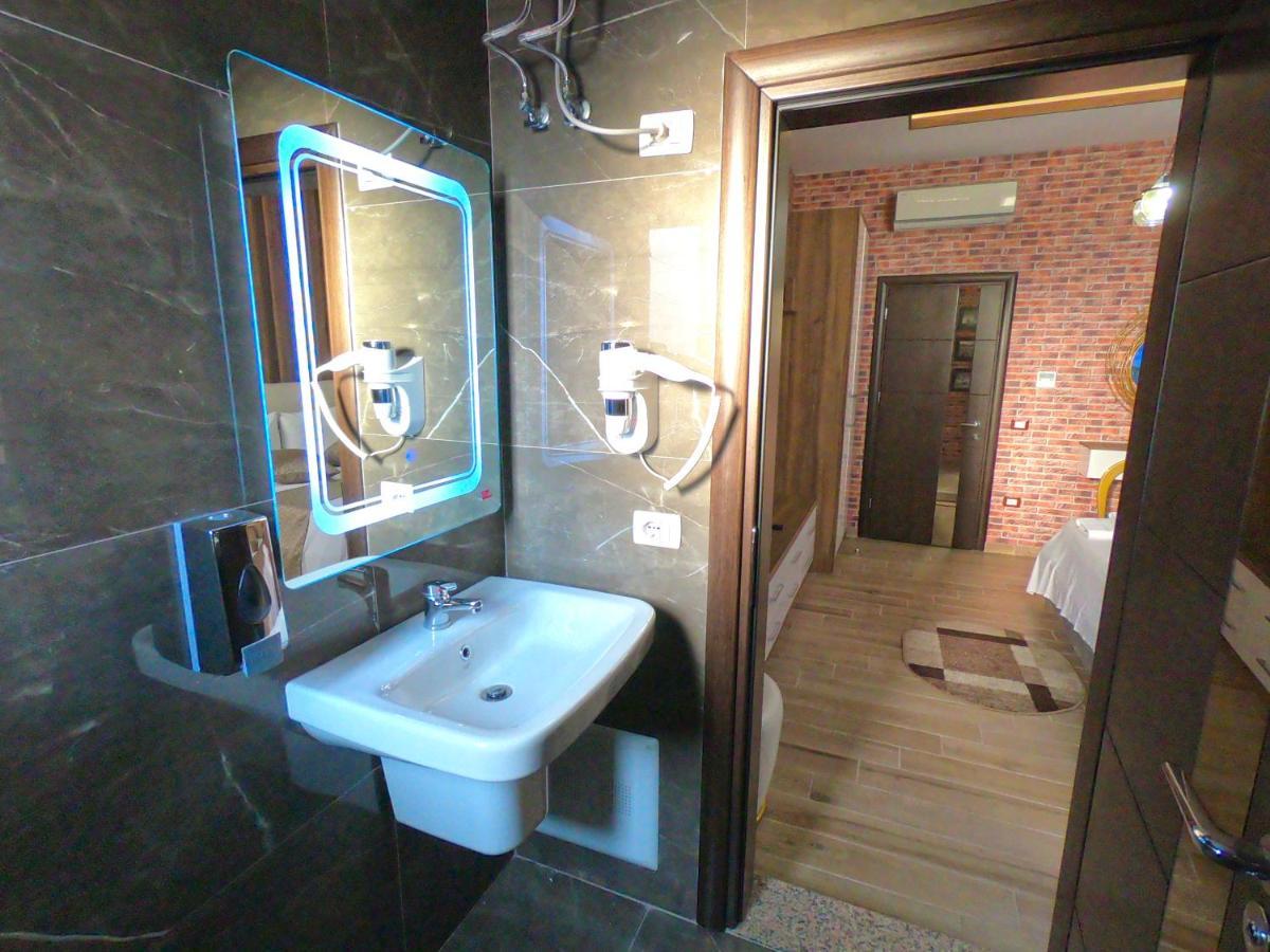 Hotel St.Pauli Shkoder Bagian luar foto