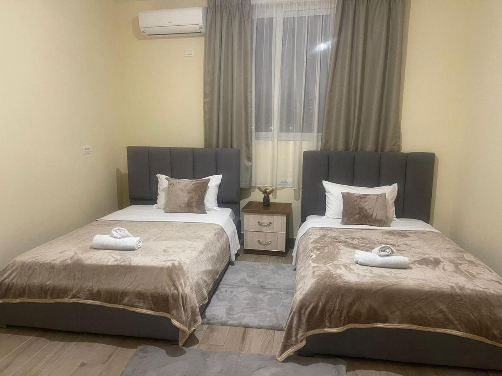 Hotel St.Pauli Shkoder Bagian luar foto