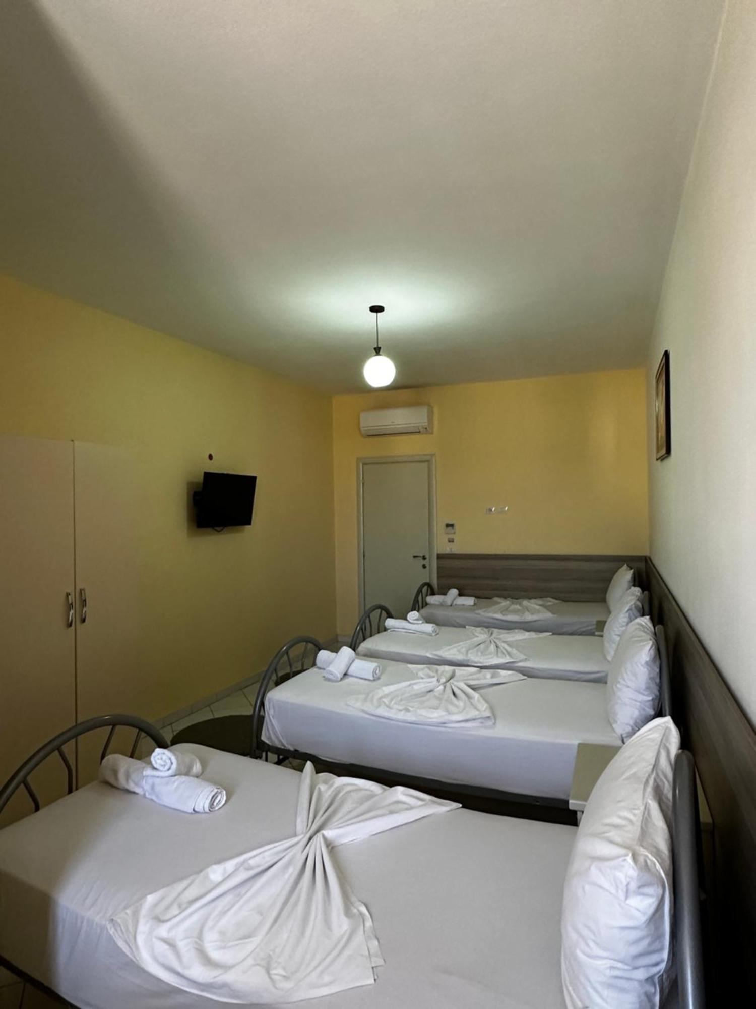 Hotel St.Pauli Shkoder Bagian luar foto