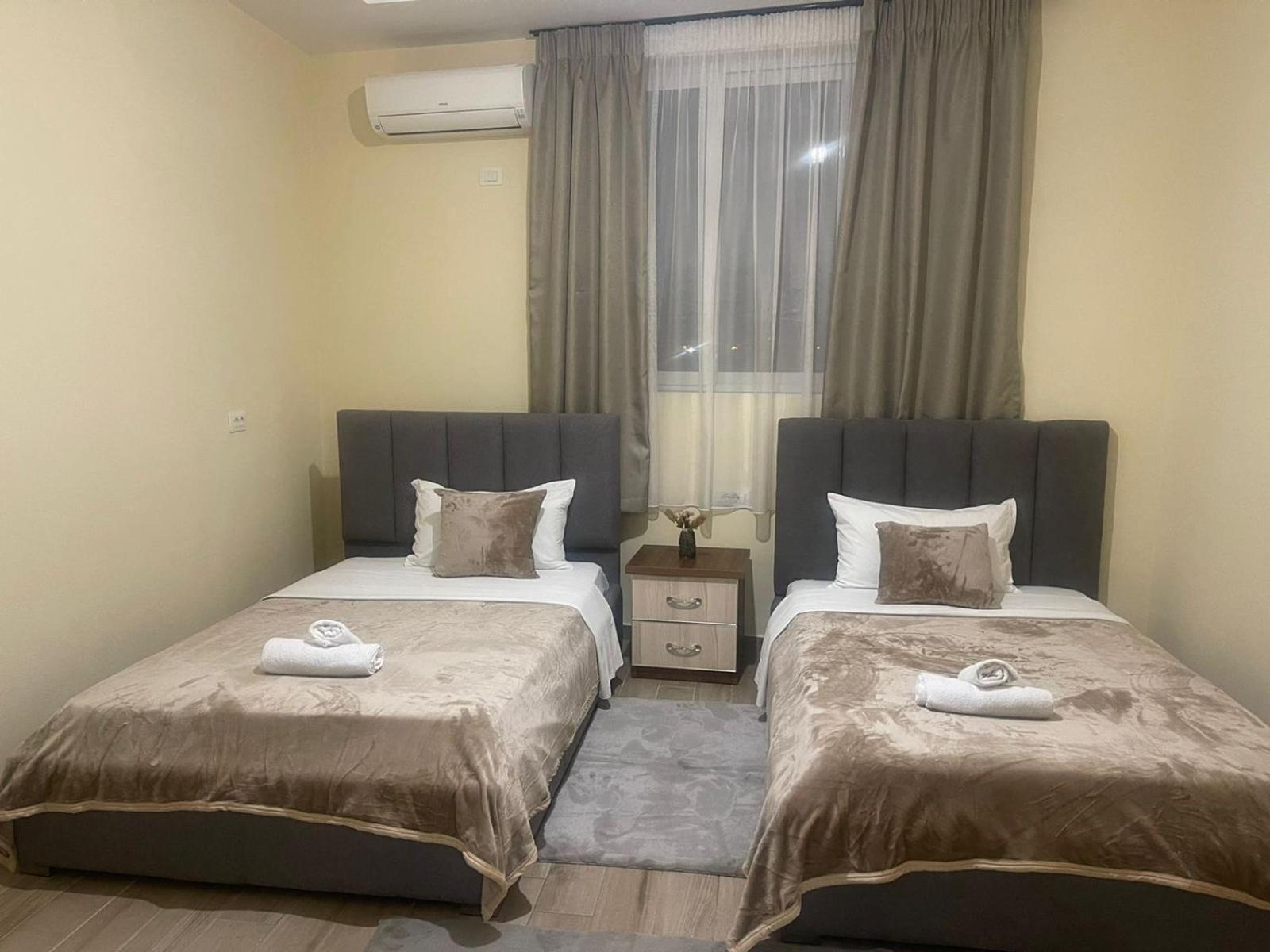 Hotel St.Pauli Shkoder Bagian luar foto