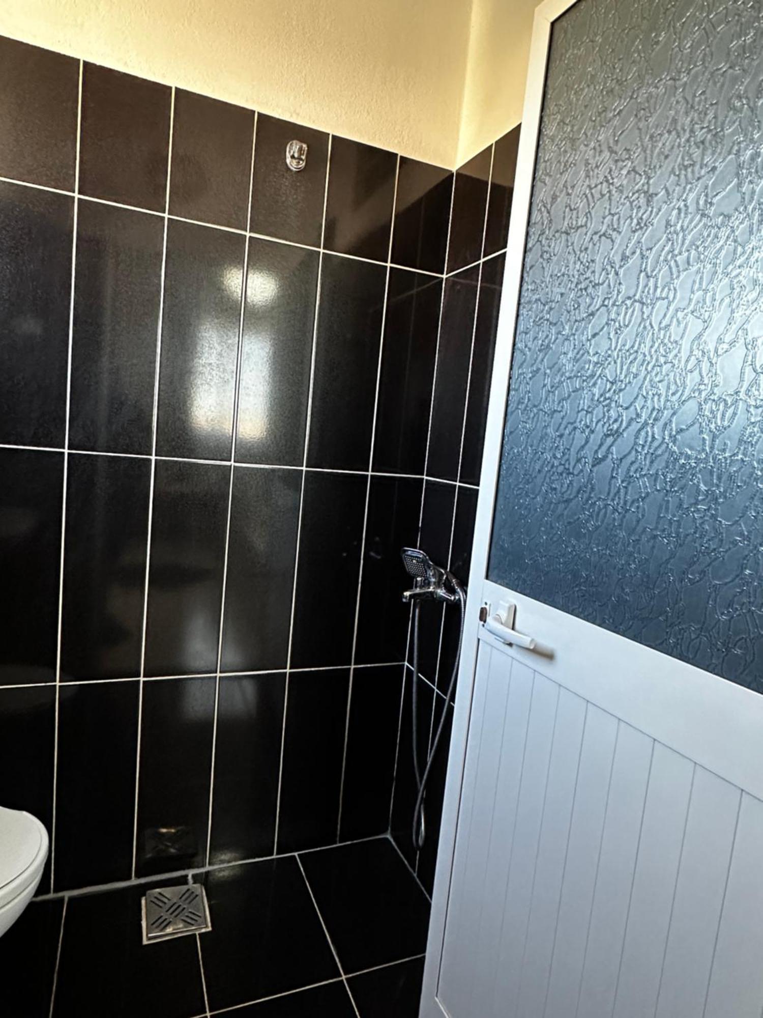 Hotel St.Pauli Shkoder Bagian luar foto